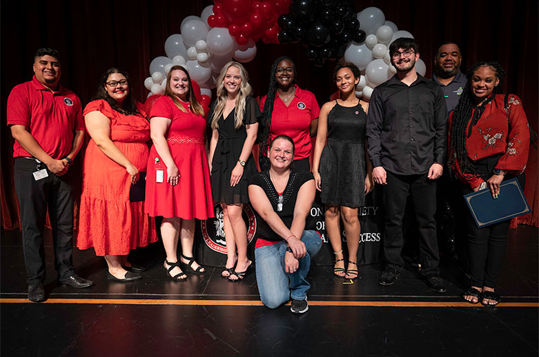 NSLSInductionsMay2023Group02.jpg