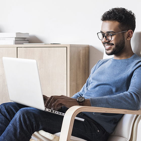 bright-horizon-hispanic-male-student-on-laptop.jpg