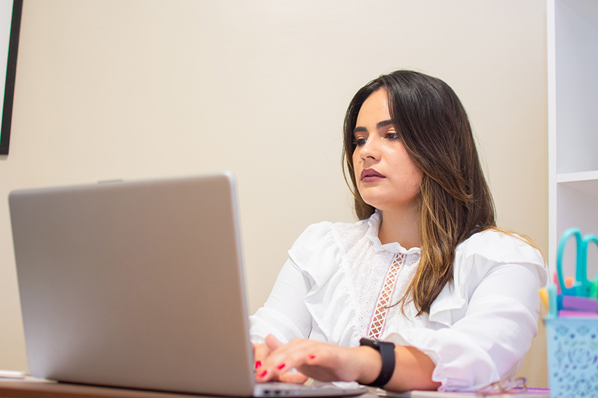 vertical-view-of-a-businesswoman-working-in-the-of-2023-11-27-05-36-47-utc.jpg